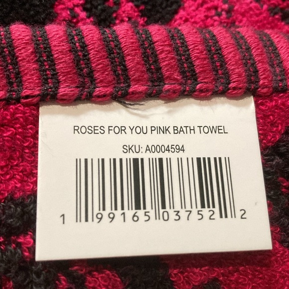 Betsey Johnson ROSES FOR YOU 2 Bath Towels/2 Hand Towels Set NEW - Picture 6 of 10